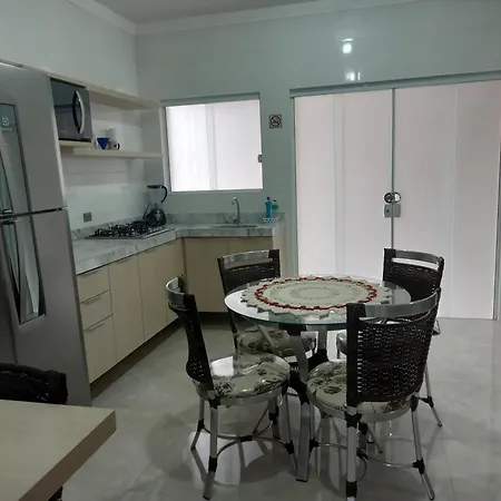 Lindo Apartamento frente ao Mar na Praia da Maranduba-3